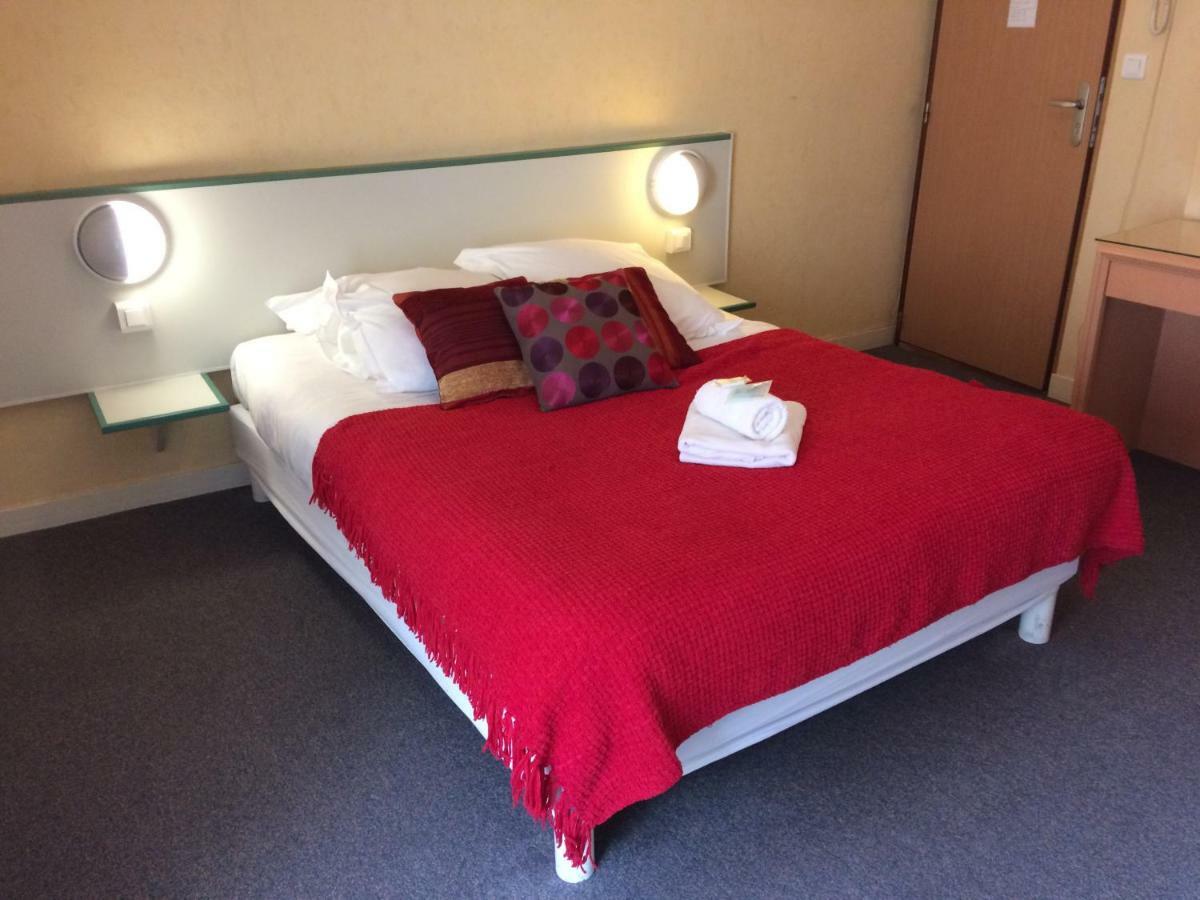 Le Danicheff Hotel ปอร์นิเชต์ ภายนอก รูปภาพ