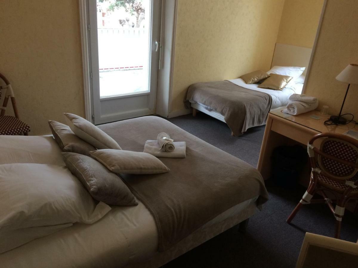 Le Danicheff Hotel ปอร์นิเชต์ ภายนอก รูปภาพ
